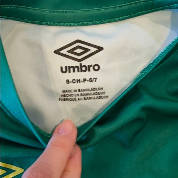 Umbro Boys Soccer Shirt - Picture 4 of 6